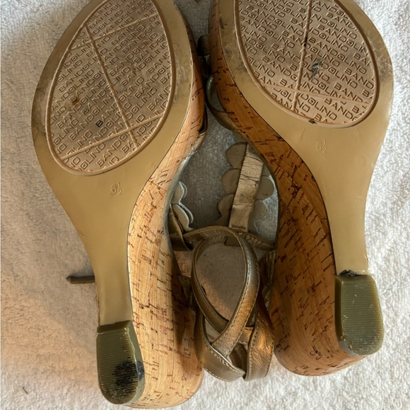 Bandolino Metallic Ninette Wedge Sandals - size 6 - Picture 6 of 8